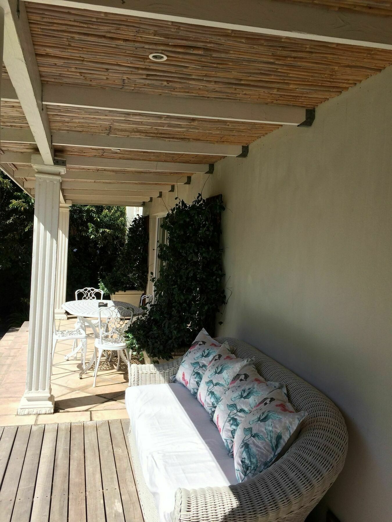 Camelot In Constantia Bed and Breakfast Kapstaden Exteriör bild